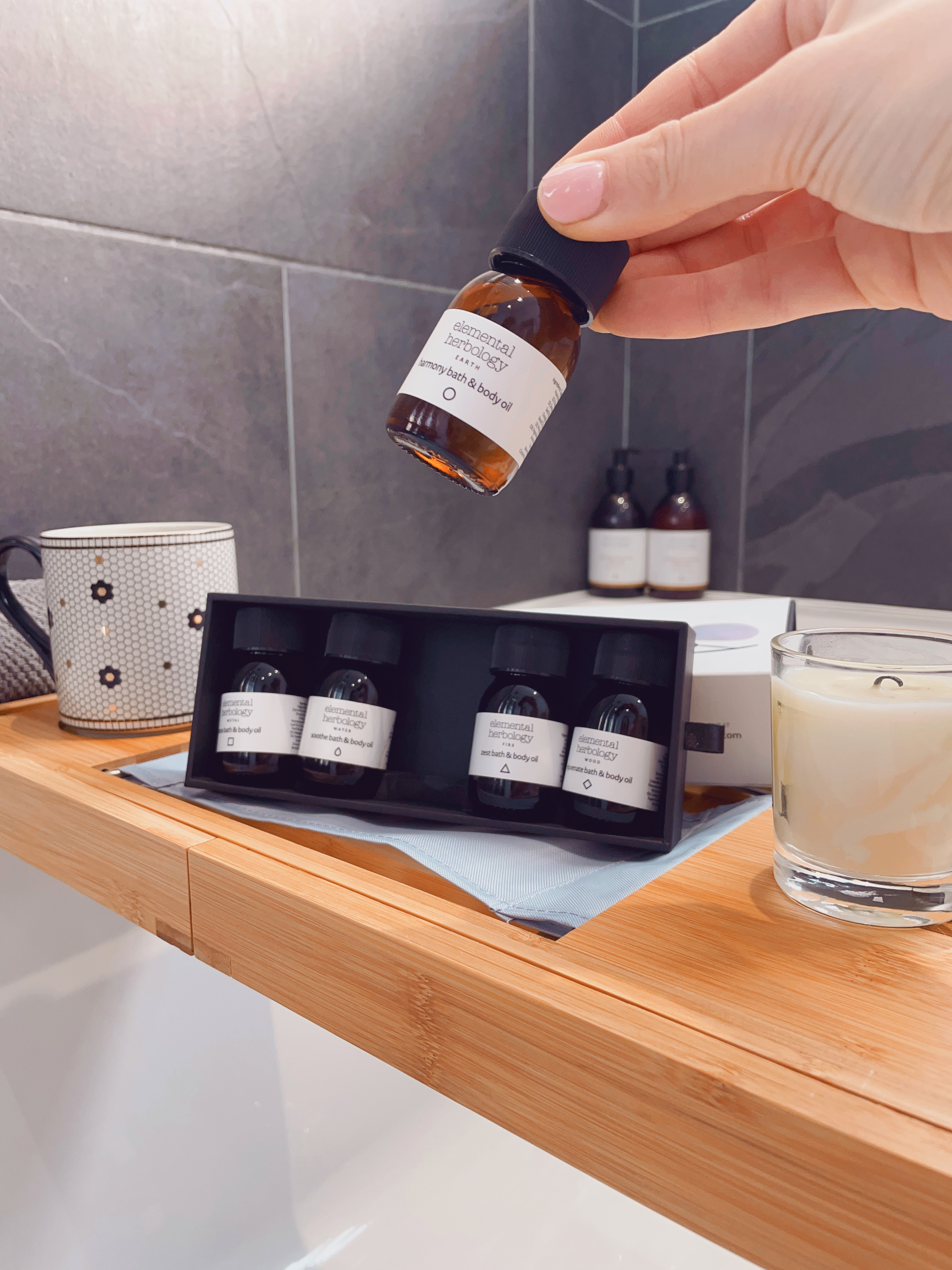 Elemental oil experience - 5 luxe lichaamsoliën